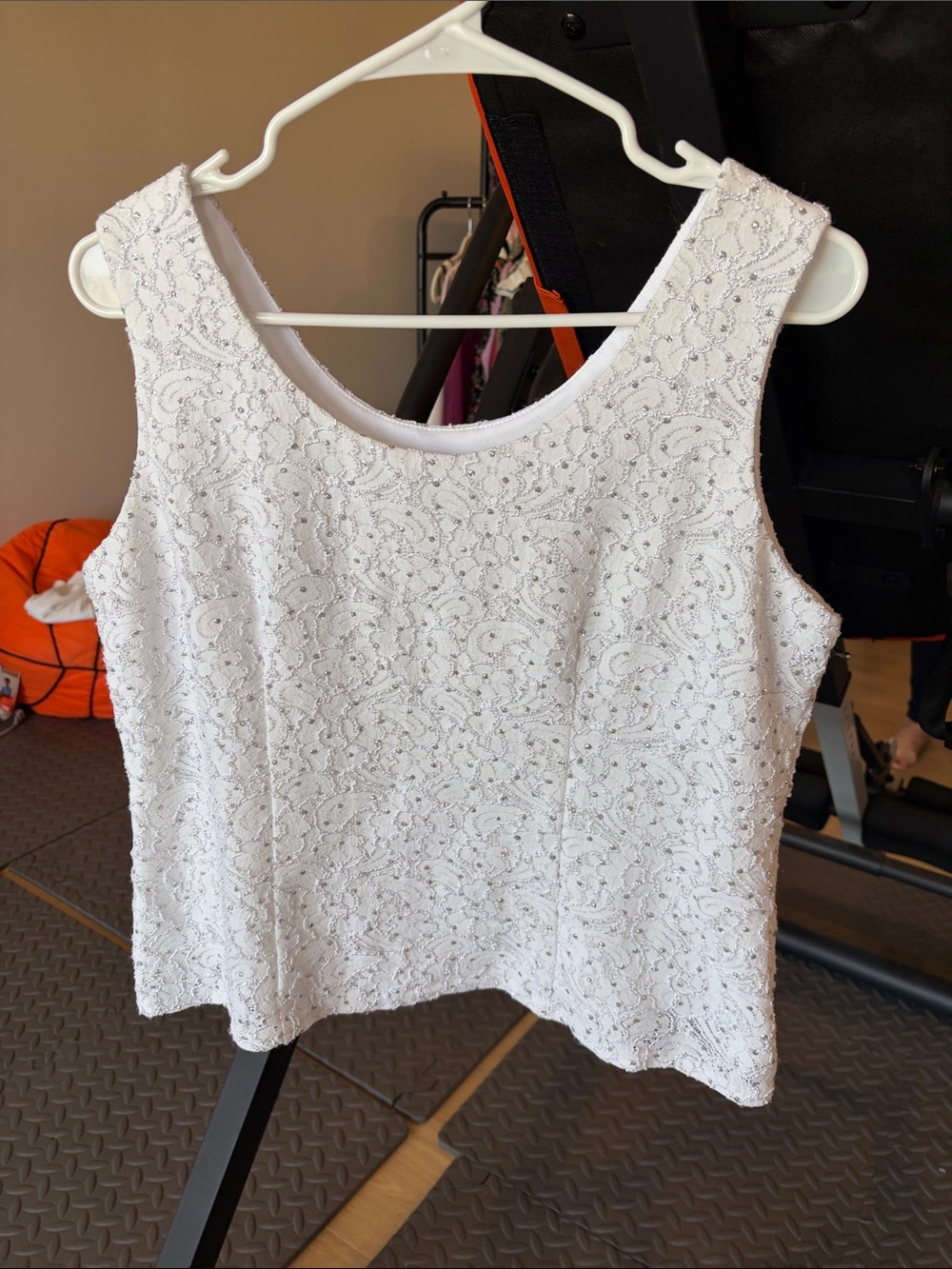 R & M Richards White Lace Scoop Neck Sleeveless Camisole